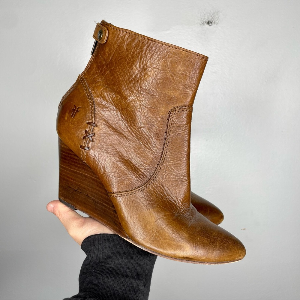 Frye Regina Wedge Back Zip Up  Leather Ankle Boot Womens 8